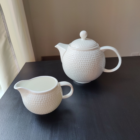 McIntosh china | porcelain | Golf ⛳ ball shaped creamer - Picture 9 of 9